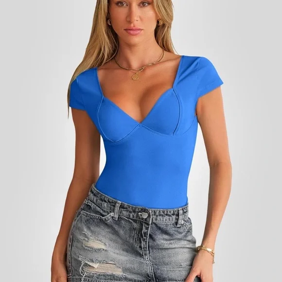 NWT TRENDY QUEEN BLUE MEDIUM TOP Sexy Fit V Neck Short Sleeve - Picture 2 of 3